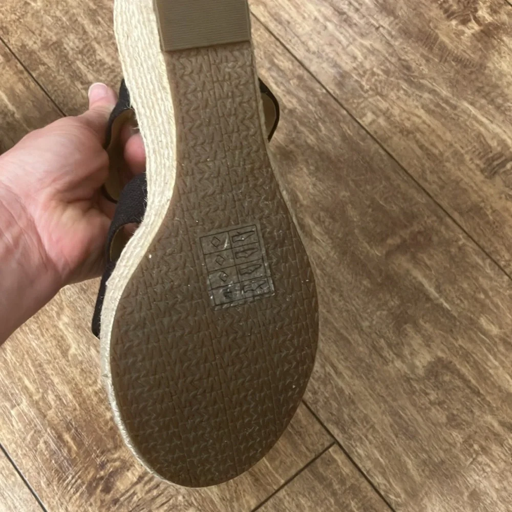 Michael Kors Berkley canvas wedge sandals Black Size:7.5 - Picture 7 of 7